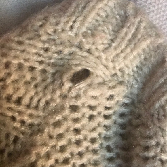 Wet Seal sweater - Picture 4 of 5